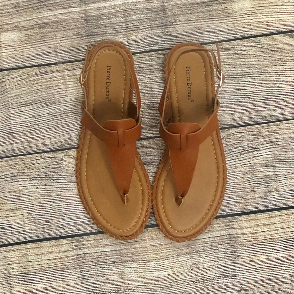 Thong leather sandals